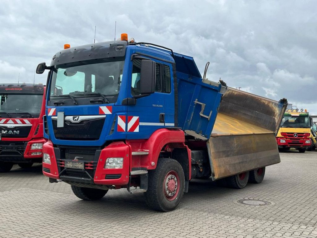 MAN TG-S 26.500 6x6 BB 3-Achs Allradkipper Bordmatik - Sklápač: obrázok 1 MAN TG-S 26.500 6x6 BB 3-Achs Allradkipper Bordmatik - Sklápač: obrázok 1