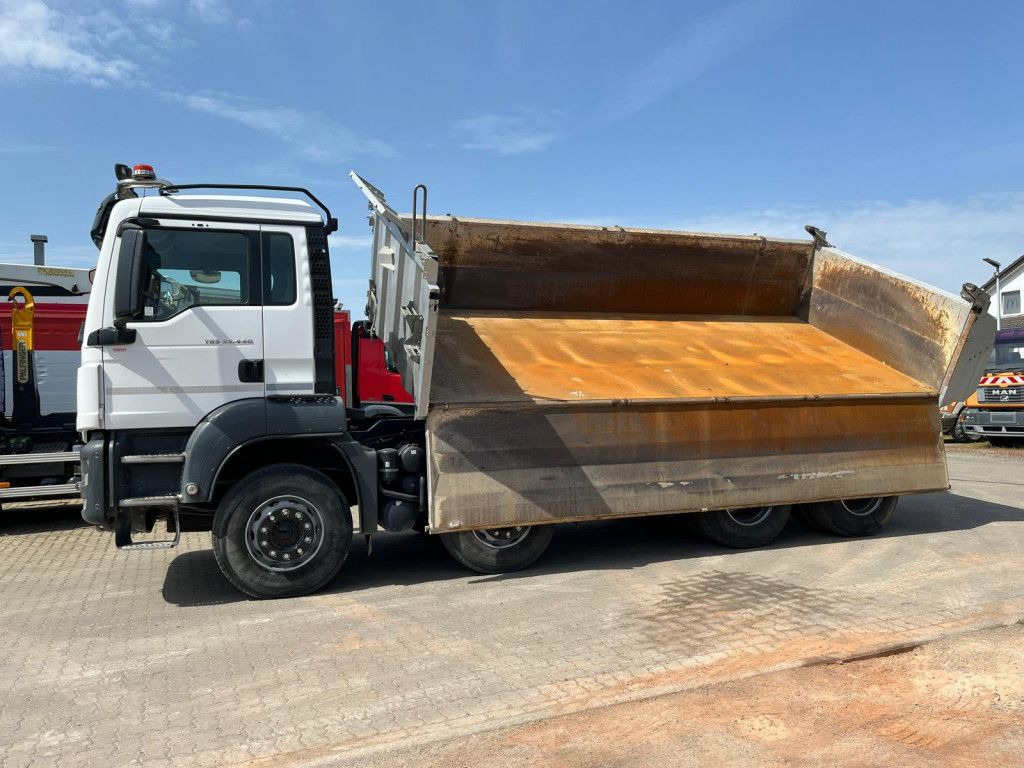 MAN TG-S 35.440 8x4 BB 4-Achs Kipper MeillerBordmati - Sklápač: obrázok 3 MAN TG-S 35.440 8x4 BB 4-Achs Kipper MeillerBordmati - Sklápač: obrázok 3