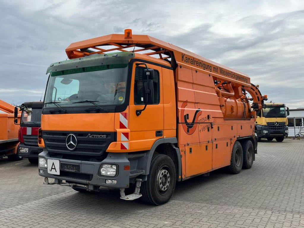 MERCEDES-BENZ Actros 2644 L 6x4 Saug + Spülwagen Kombi Saug+Spül super Zustand - Fekálne vozidlo: obrázok 1 MERCEDES-BENZ Actros 2644 L 6x4 Saug + Spülwagen Kombi Saug+Spül super Zustand - Fekálne vozidlo: obrázok 1