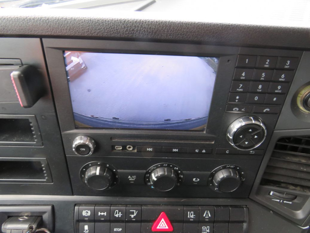 MERCEDES-BENZ Antos 1830 L nR 4x2 Standardkoffer LBW LBW 2to+Funk - Skříňový nákladní auto: obrázok 3 MERCEDES-BENZ Antos 1830 L nR 4x2 Standardkoffer LBW LBW 2to+Funk - Skříňový nákladní auto: obrázok 3