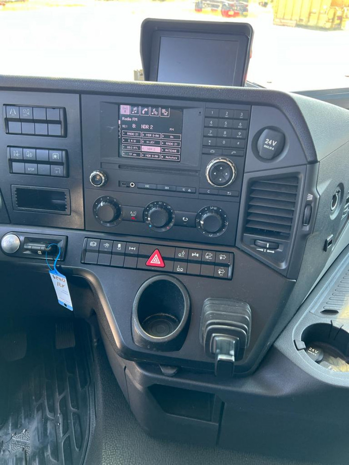 MERCEDES-BENZ Antos 2540 L 6x2 Pritsche LBW Coca Cola - Plachtové nákladné vozidlo: obrázok 2 MERCEDES-BENZ Antos 2540 L 6x2 Pritsche LBW Coca Cola - Plachtové nákladné vozidlo: obrázok 2