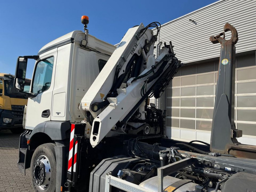 MERCEDES-BENZ Antos 2543 L 6x2 Abrollkipper mit Kran Funk+Greiferst. - Hákový nosič kontajnerov, Auto s hydraulickou rukou: obrázok 5 MERCEDES-BENZ Antos 2543 L 6x2 Abrollkipper mit Kran Funk+Greiferst. - Hákový nosič kontajnerov, Auto s hydraulickou rukou: obrázok 5