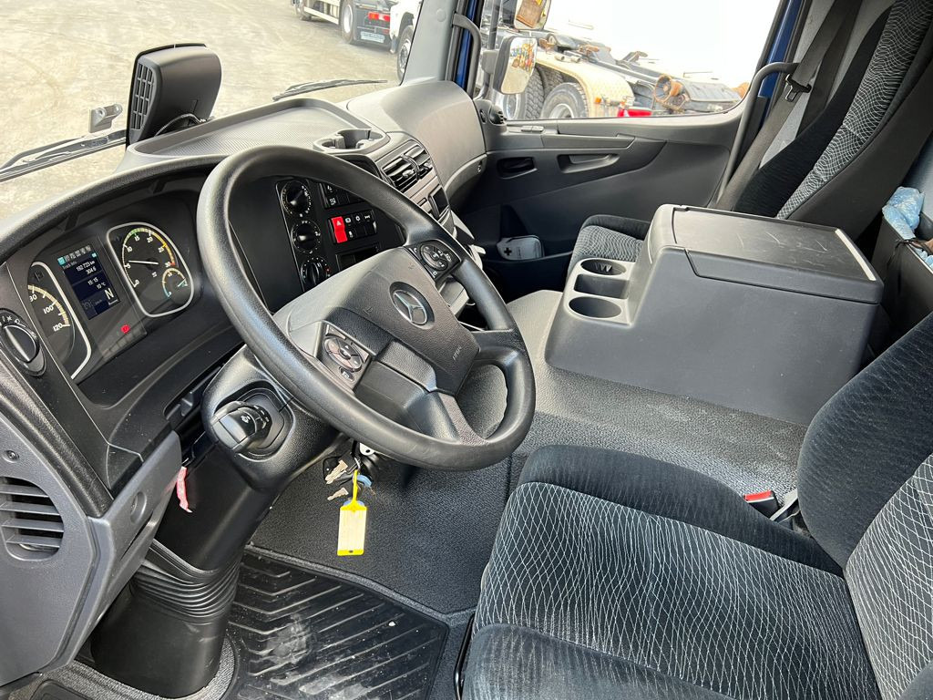MERCEDES-BENZ Atego 1224 L Pritsche LBW LBW 1.5 to - Plachtové nákladné vozidlo: obrázok 5 MERCEDES-BENZ Atego 1224 L Pritsche LBW LBW 1.5 to - Plachtové nákladné vozidlo: obrázok 5