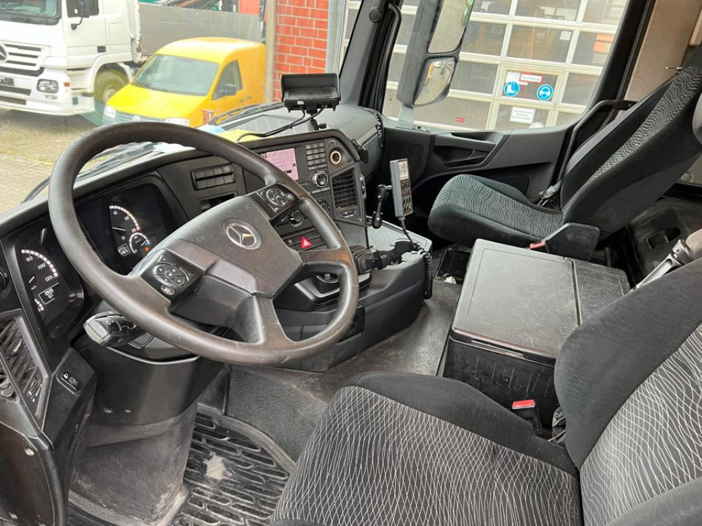 MERCEDES-BENZ Arocs 3240 B 8x4 Betonmischer Deutsch Top Liebherr - Nákladné auto: obrázok 5 MERCEDES-BENZ Arocs 3240 B 8x4 Betonmischer Deutsch Top Liebherr - Nákladné auto: obrázok 5