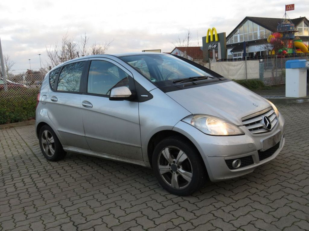 Mercedes-Benz A-Klasse 200 Avantgarde PKW - Nákladné auto: obrázok 2 Mercedes-Benz A-Klasse 200 Avantgarde PKW - Nákladné auto: obrázok 2