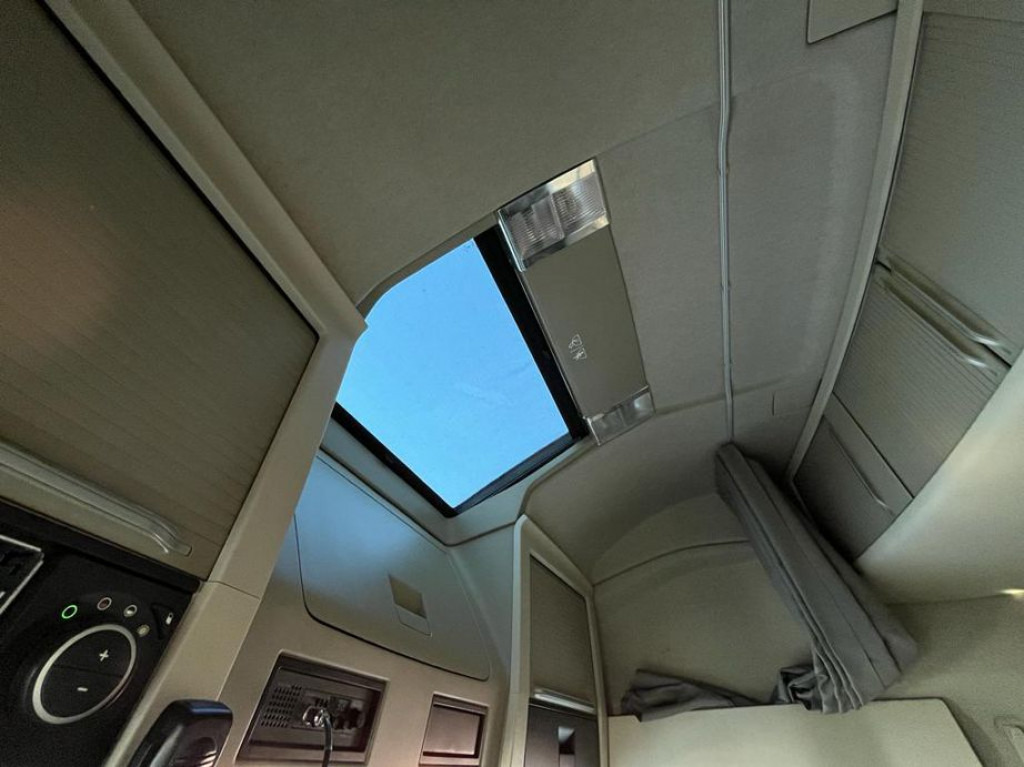 VOLVO (S) Truck FH 500 6x2 Abrollkipper Funkfernbedienung - Hákový nosič kontajnerov: obrázok 2 VOLVO (S) Truck FH 500 6x2 Abrollkipper Funkfernbedienung - Hákový nosič kontajnerov: obrázok 2