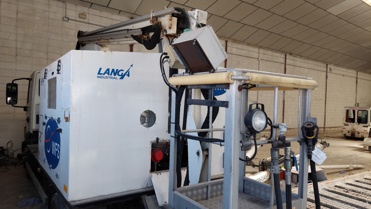 CDII/1000/GT12 Langa deicer - Odmrazovač lietadiel: obrázok 4 CDII/1000/GT12 Langa deicer - Odmrazovač lietadiel: obrázok 4
