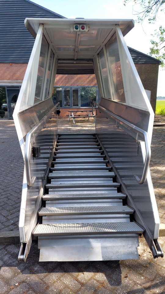 Passenger Stair SPS PTC-15 - Schody pre cestujúcich: obrázok 3 Passenger Stair SPS PTC-15 - Schody pre cestujúcich: obrázok 3