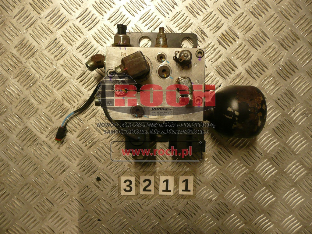 DOOSAN 410120-0052A 160401 + VDL 24VDC + VDD 24VDC + V-0,32 - Hydraulický ventil: obrázok 2 DOOSAN 410120-0052A 160401 + VDL 24VDC + VDD 24VDC + V-0,32 - Hydraulický ventil: obrázok 2