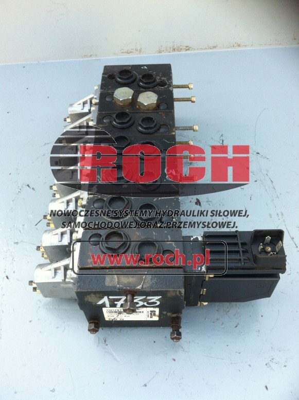 SAUER DANFOSS PVG32 11017977 11017977..2607D116756 - 7 SEKCYJNY 24VDC 157B4228 157B6203 - Hydraulický ventil pre Drvič: obrázok 1 SAUER DANFOSS PVG32 11017977 11017977..2607D116756 - 7 SEKCYJNY 24VDC 157B4228 157B6203 - Hydraulický ventil pre Drvič: obrázok 1
