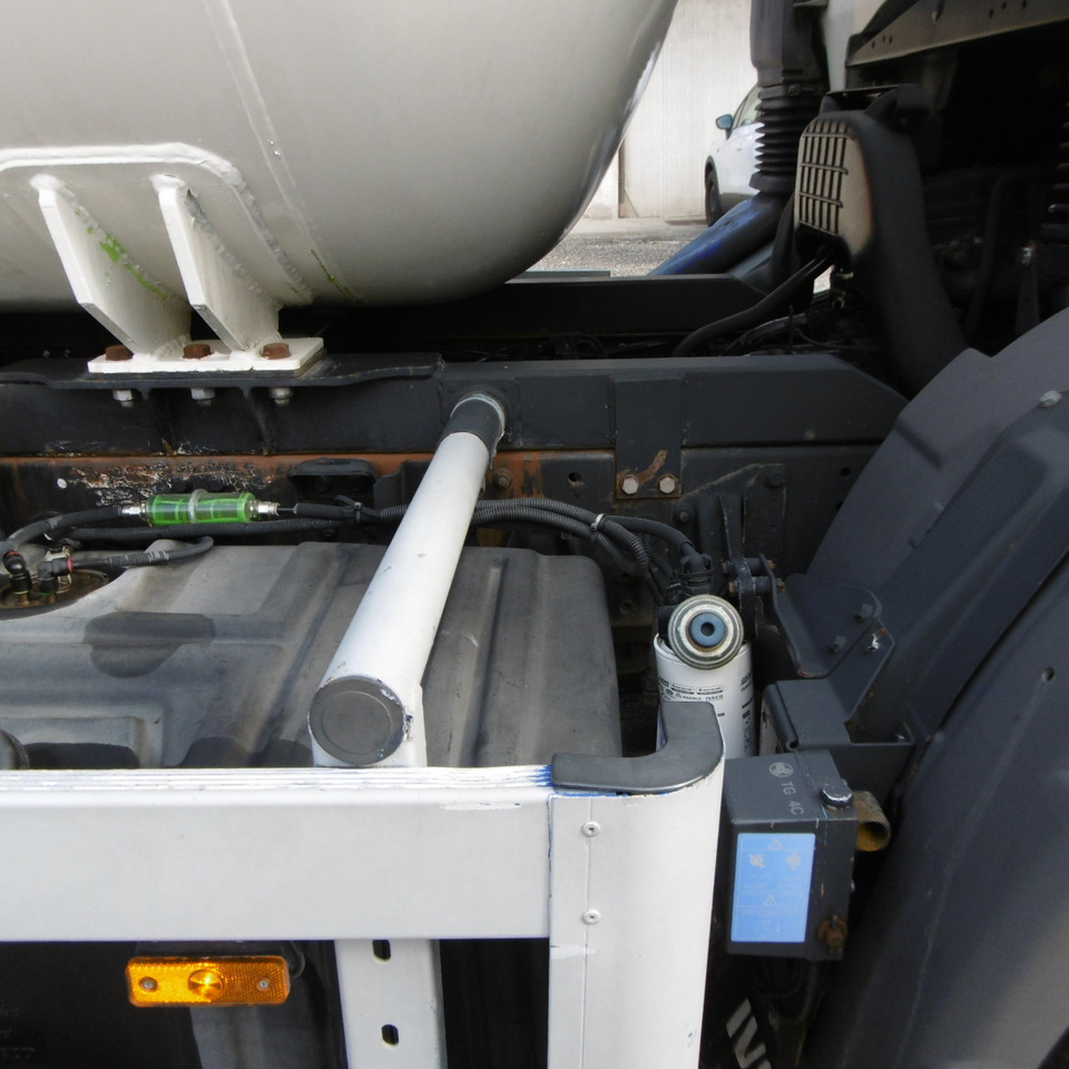 IVECO 130.24 LPG GAS Tank - Cisternové vozidlo: obrázok 5 IVECO 130.24 LPG GAS Tank - Cisternové vozidlo: obrázok 5