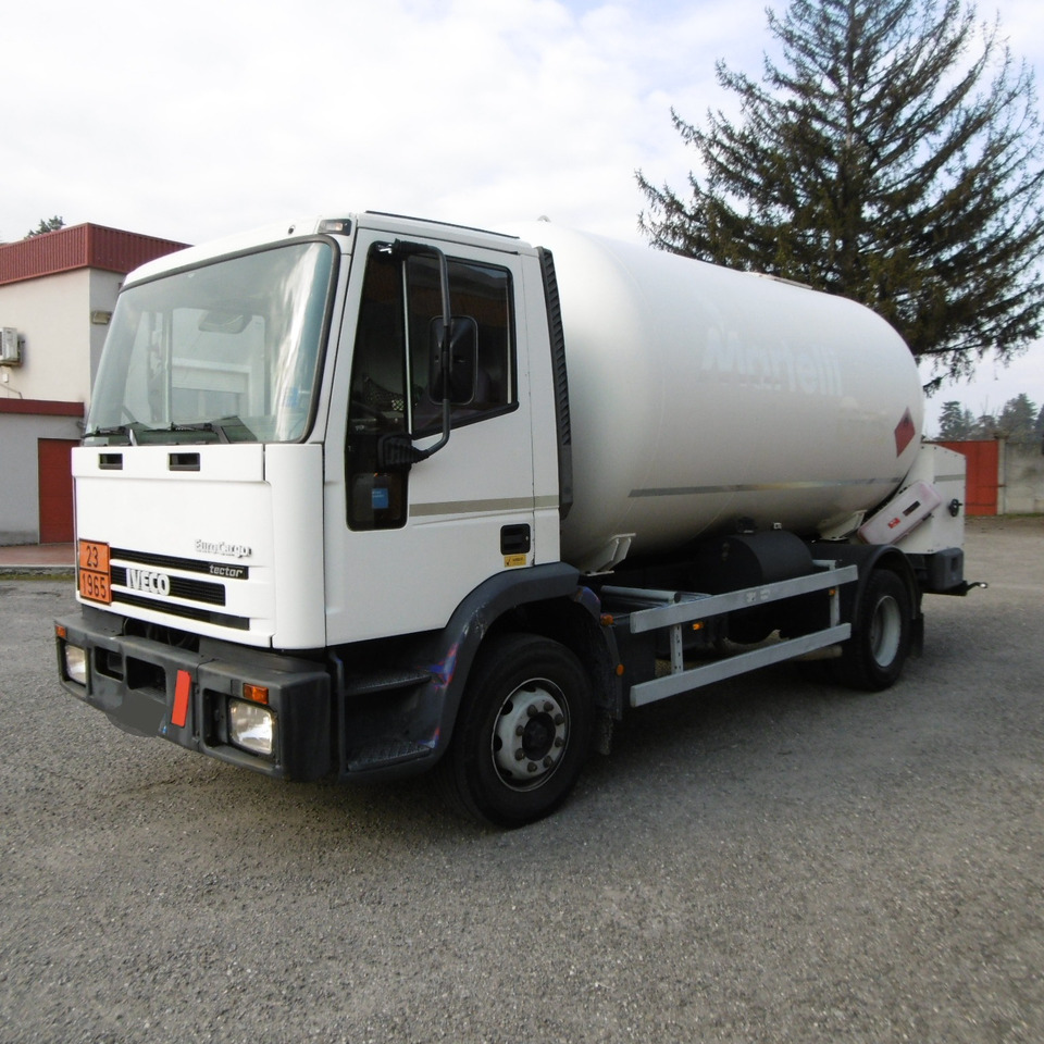 IVECO 130.24 LPG GAS Tank - Cisternové vozidlo: obrázok 2 IVECO 130.24 LPG GAS Tank - Cisternové vozidlo: obrázok 2