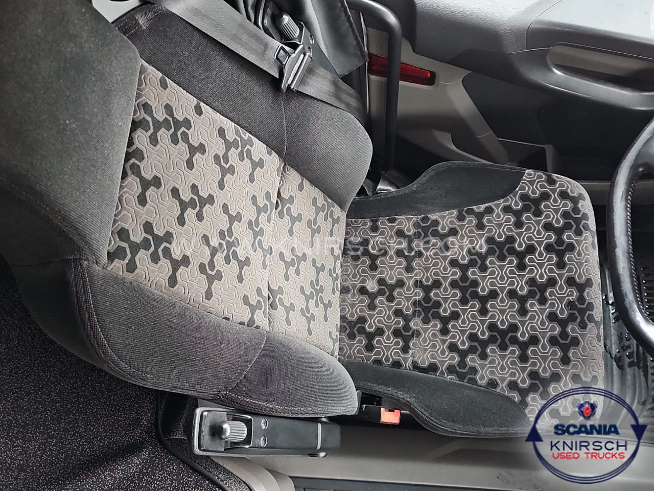 SCANIA R 450 A4x2LA / LED / Sideskirts / ADR AT - Ťahač: obrázok 4 SCANIA R 450 A4x2LA / LED / Sideskirts / ADR AT - Ťahač: obrázok 4