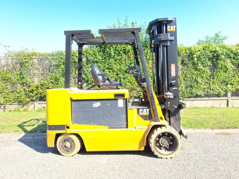 Elektrický vysokozdvižný vozík Caterpillar EC55N: obrázok 6 Elektrický vysokozdvižný vozík Caterpillar EC55N: obrázok 6