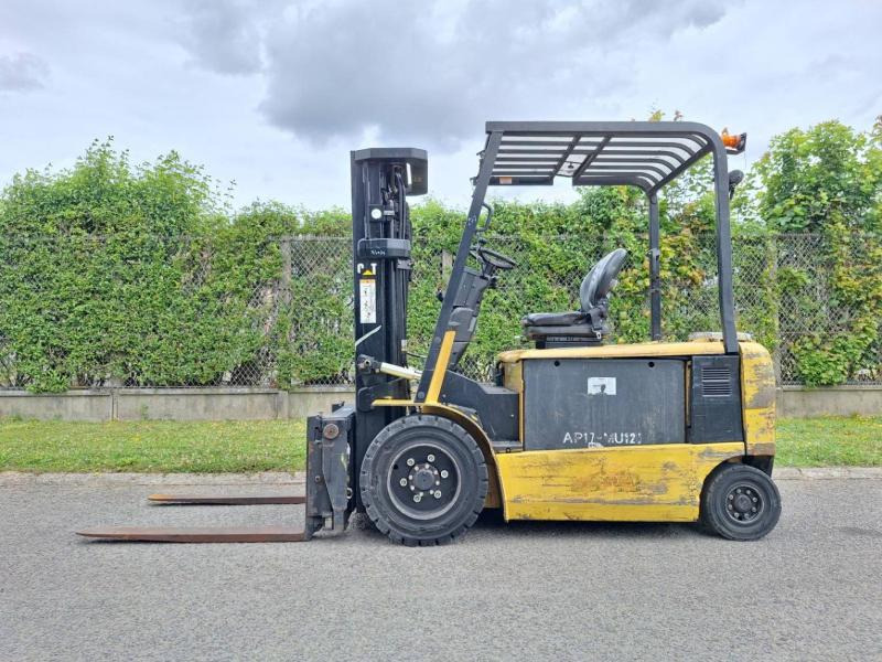Caterpillar EP30K - Elektrický vysokozdvižný vozík: obrázok 3 Caterpillar EP30K - Elektrický vysokozdvižný vozík: obrázok 3