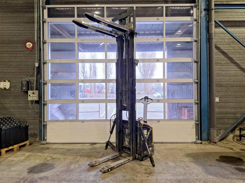 Caterpillar NSP16N - Stohovač: obrázok 3 Caterpillar NSP16N - Stohovač: obrázok 3