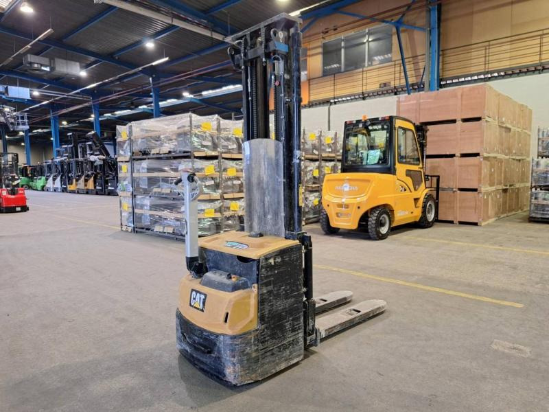 Caterpillar NSP16N2 - Stohovač: obrázok 2 Caterpillar NSP16N2 - Stohovač: obrázok 2