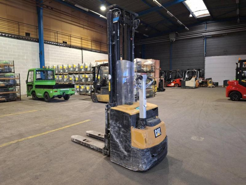 Caterpillar NSP16N2 - Stohovač: obrázok 1 Caterpillar NSP16N2 - Stohovač: obrázok 1