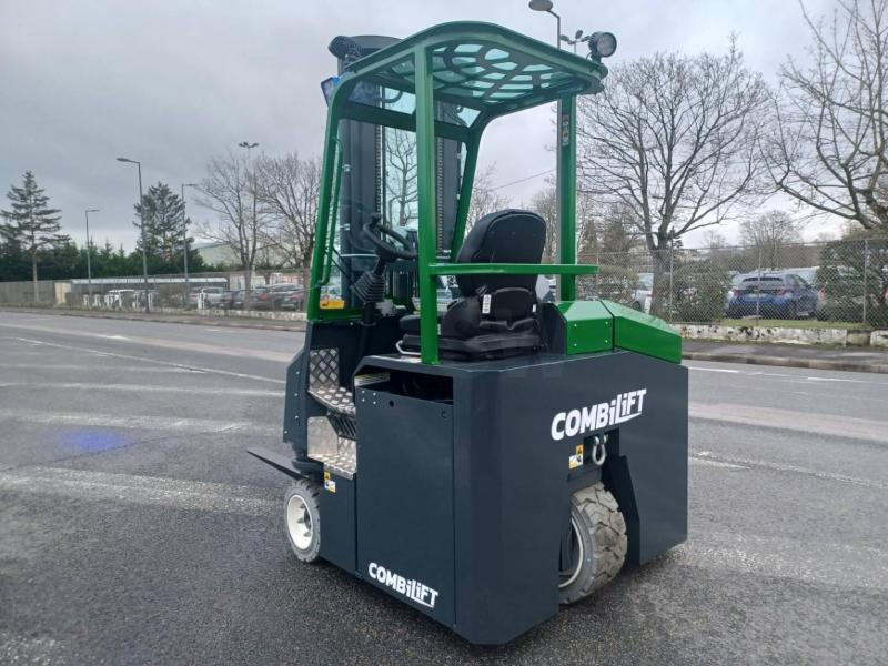 Combilift CBE3000 - 4-cestný skladový zakladač: obrázok 4 Combilift CBE3000 - 4-cestný skladový zakladač: obrázok 4
