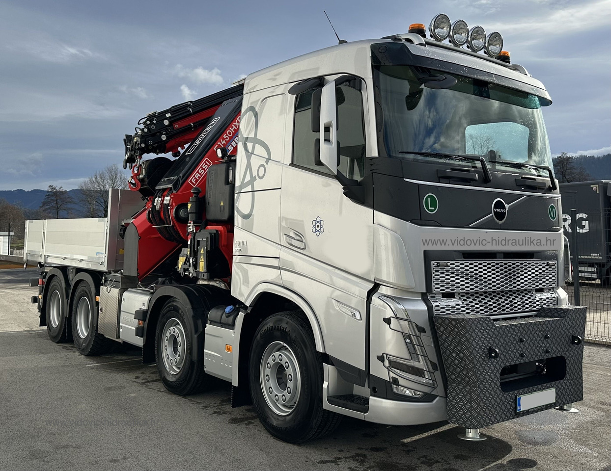 VOLVO Hiab Palfinger Fassi F1450 - Auto s hydraulickou rukou: obrázok 1 VOLVO Hiab Palfinger Fassi F1450 - Auto s hydraulickou rukou: obrázok 1