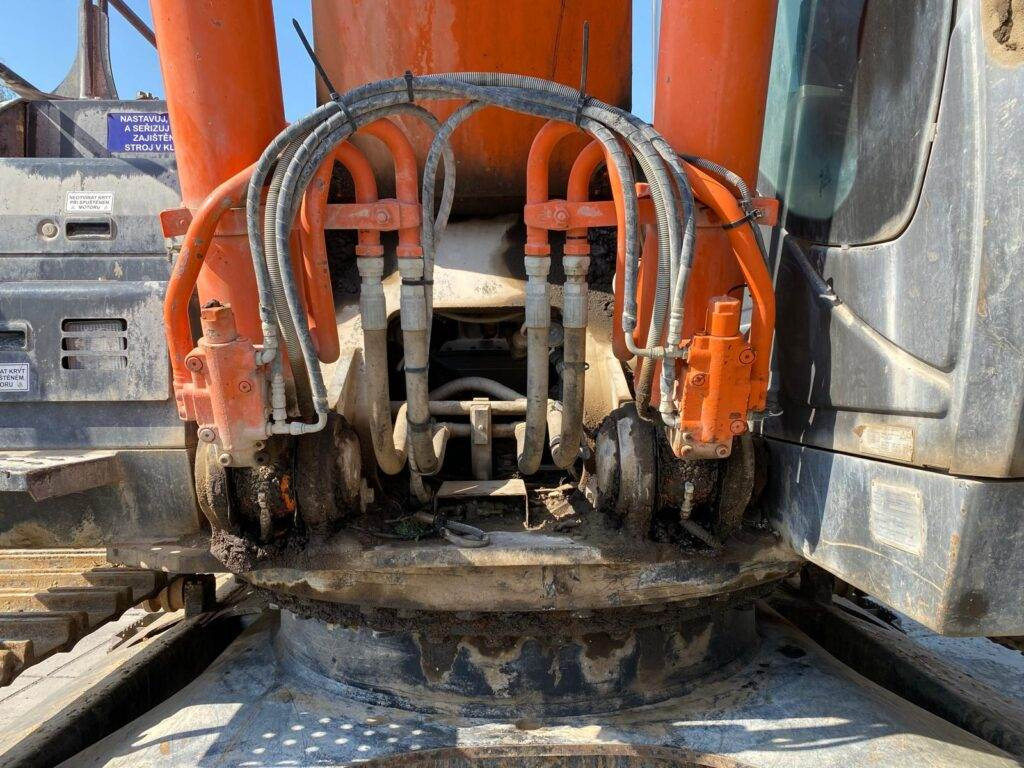 Hitachi ZX350LC-6 - Pásové rýpadlo: obrázok 5 Hitachi ZX350LC-6 - Pásové rýpadlo: obrázok 5