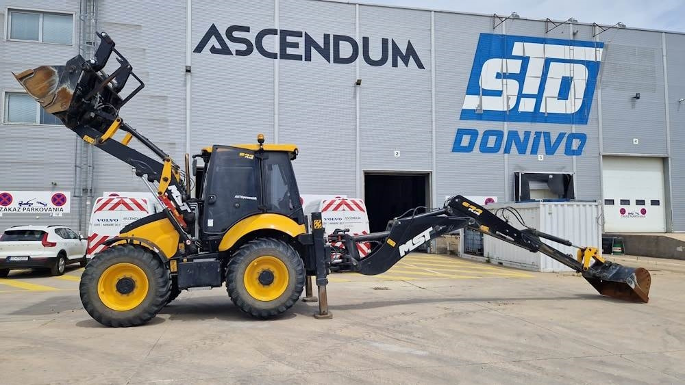 MST M644 PLUS - Rýpadlo-nakladač: obrázok 5 MST M644 PLUS - Rýpadlo-nakladač: obrázok 5