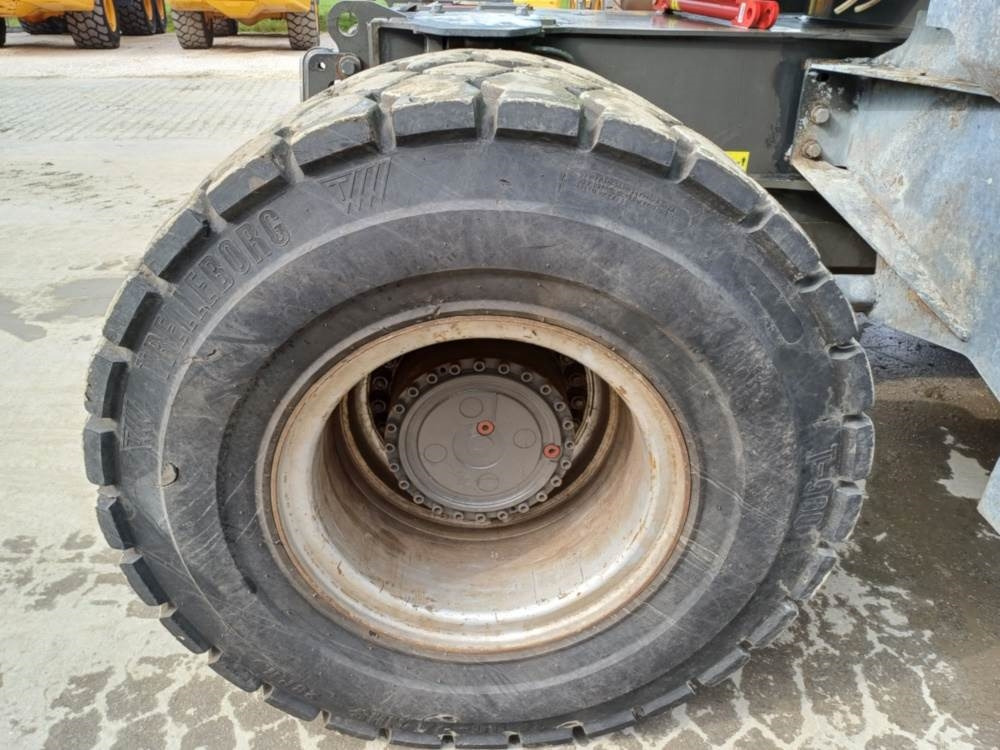 Sennebogen 735E - Překládkové rýpadlo: obrázok 5 Sennebogen 735E - Překládkové rýpadlo: obrázok 5