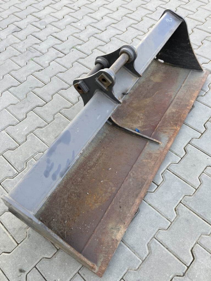 Volvo Böschungslöffel starr - Festanbau - Rýpadlo-nakladač: obrázok 1 Volvo Böschungslöffel starr - Festanbau - Rýpadlo-nakladač: obrázok 1