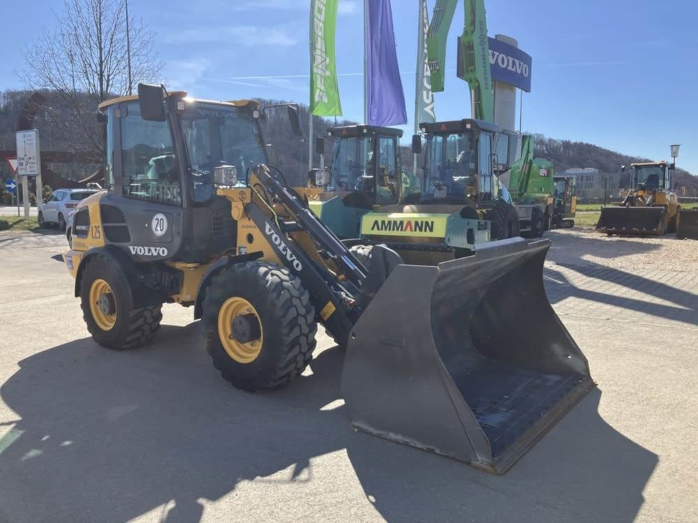 Volvo JL25H Electric - Šmykom riadený nakladač: obrázok 1 Volvo JL25H Electric - Šmykom riadený nakladač: obrázok 1