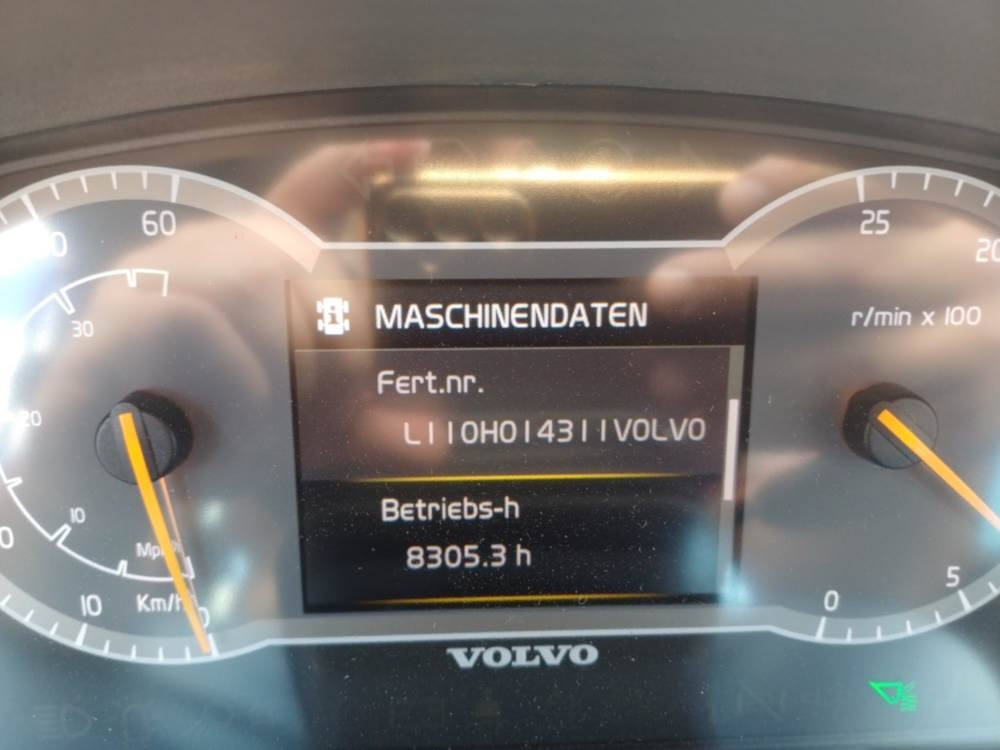 Kolesový nakladač Volvo L110H: obrázok 14