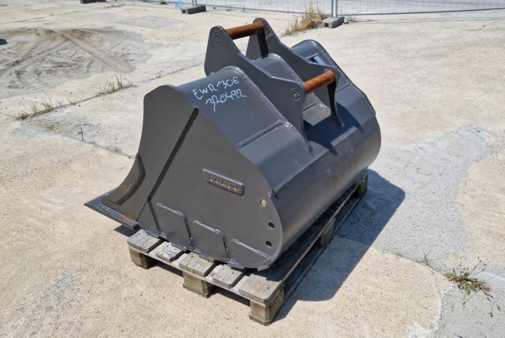 Volvo Tieflöffel mit Messer - Rýpadlo-nakladač: obrázok 3 Volvo Tieflöffel mit Messer - Rýpadlo-nakladač: obrázok 3