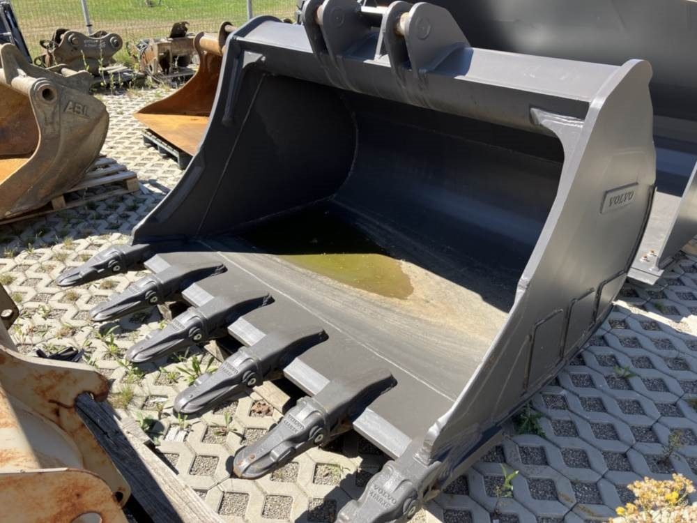 Volvo Tieflöffel mit Zähne S2 - Rýpadlo-nakladač: obrázok 1 Volvo Tieflöffel mit Zähne S2 - Rýpadlo-nakladač: obrázok 1