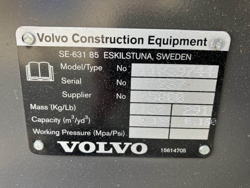 Volvo Tieflöffel mit Zähnen - Rýpadlo-nakladač: obrázok 3 Volvo Tieflöffel mit Zähnen - Rýpadlo-nakladač: obrázok 3