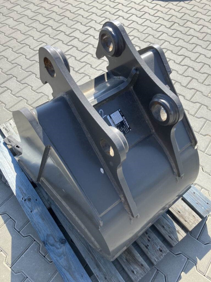 Volvo Tieflöffel mit Zähnen - Festanbau - Rýpadlo-nakladač: obrázok 3 Volvo Tieflöffel mit Zähnen - Festanbau - Rýpadlo-nakladač: obrázok 3