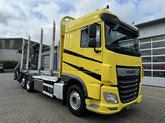 DAF XF 530 6x2 Holztransport Kran PENZ 15Z9.50 *Anh. - Nákladné vozidlo na prepravu dreva, Auto s hydraulickou rukou: obrázok 1 DAF XF 530 6x2 Holztransport Kran PENZ 15Z9.50 *Anh. - Nákladné vozidlo na prepravu dreva, Auto s hydraulickou rukou: obrázok 1