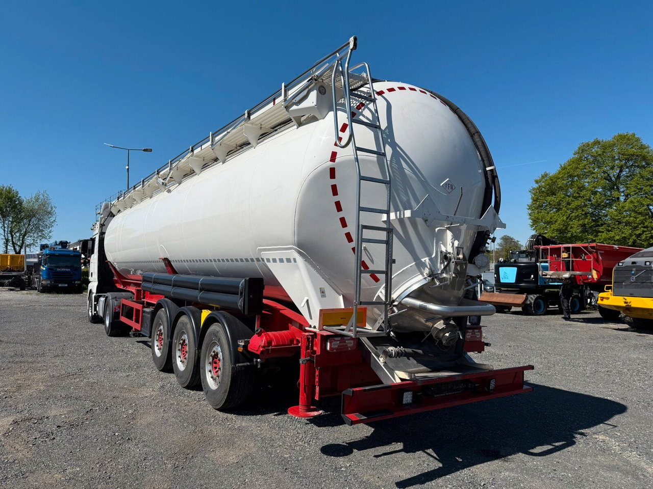 Feldbinder KIP 60.3 Silo 60.000 L 3 Achse ADR - Silocisterna: obrázok 5 Feldbinder KIP 60.3 Silo 60.000 L 3 Achse ADR - Silocisterna: obrázok 5