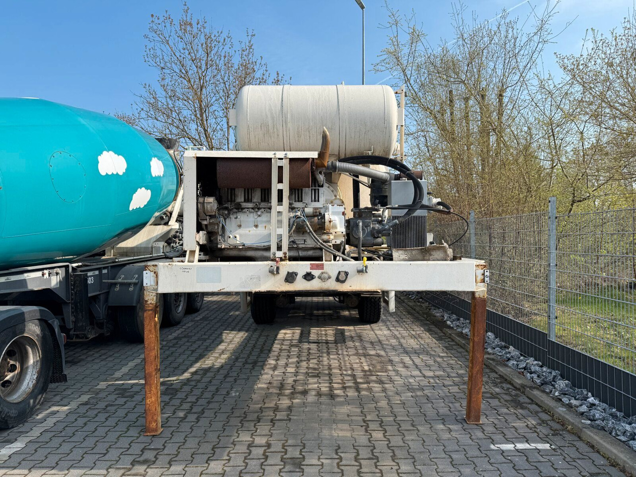 Intermix 10 m³ Betonmischer Auflieger mit Motor - Domiešavač: obrázok 5 Intermix 10 m³ Betonmischer Auflieger mit Motor - Domiešavač: obrázok 5