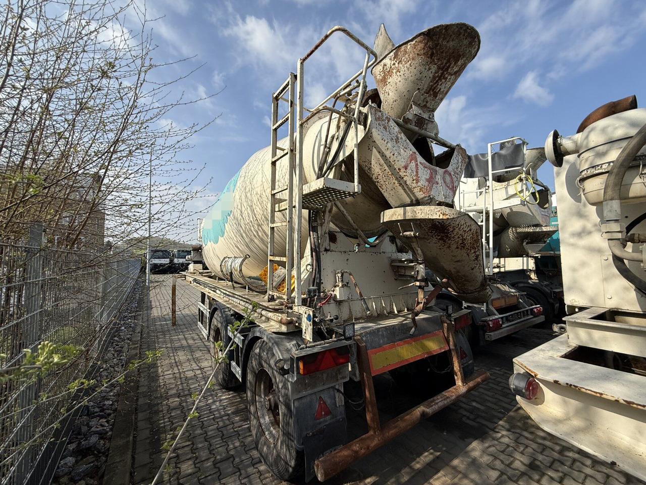 Intermix 10 m³ Betonmischer Auflieger mit Motor - Domiešavač: obrázok 3 Intermix 10 m³ Betonmischer Auflieger mit Motor - Domiešavač: obrázok 3