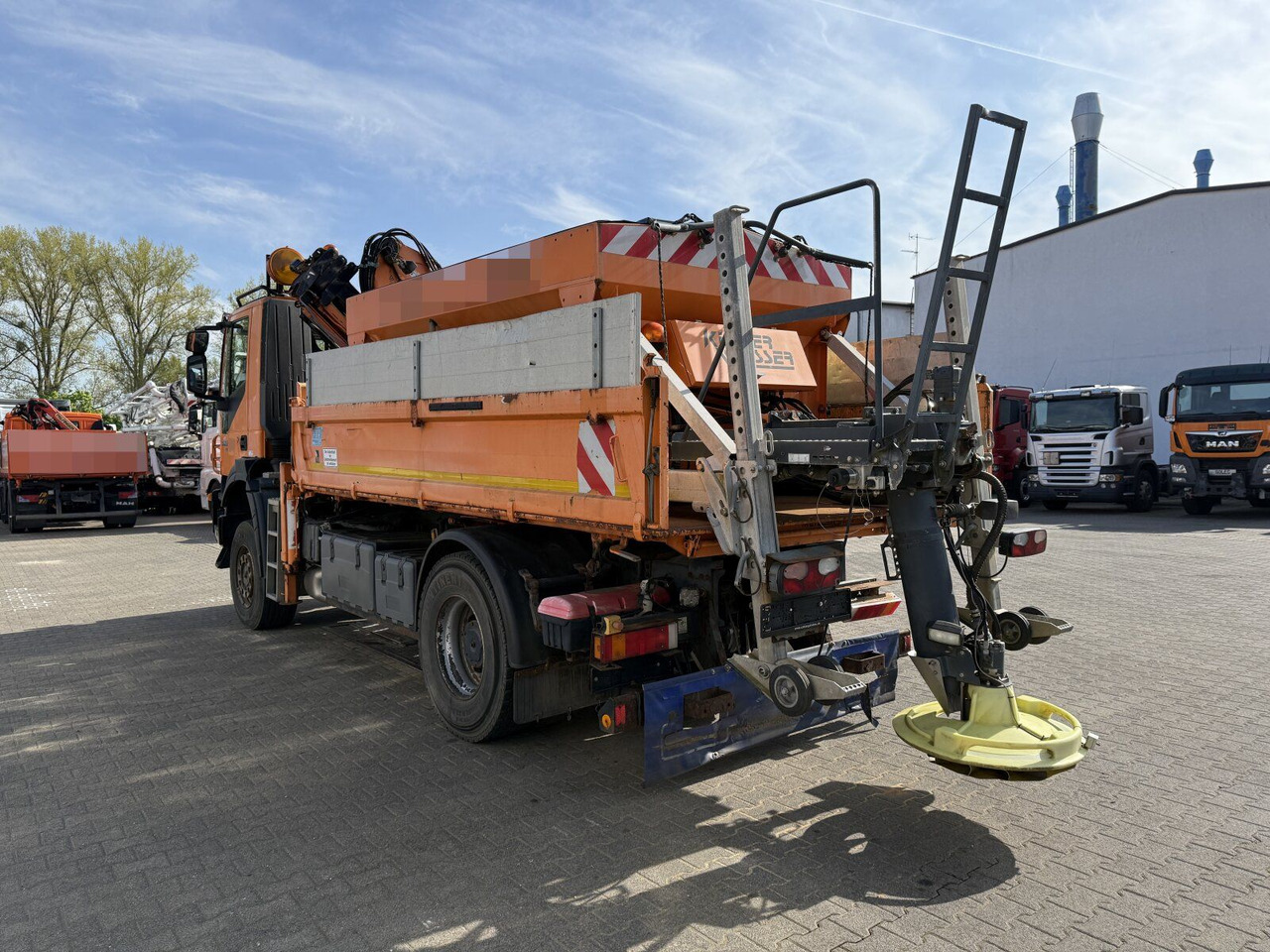 Iveco TRAKKER Kipper Kran TEREX 85.2 Salzstreuer - Auto s hydraulickou rukou: obrázok 5 Iveco TRAKKER Kipper Kran TEREX 85.2 Salzstreuer - Auto s hydraulickou rukou: obrázok 5