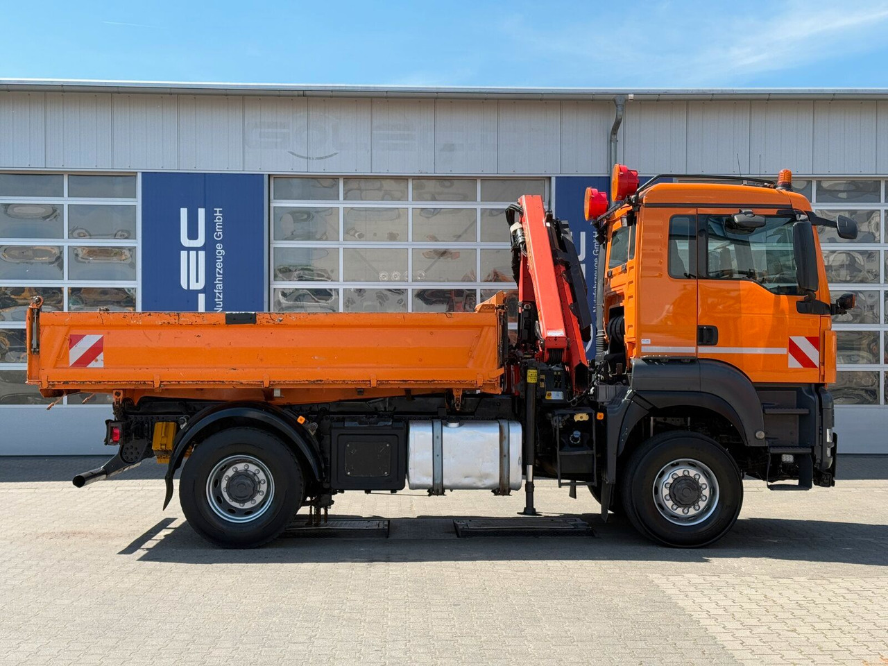 MAN TGA 18.360 4x4 Kipper Kran PALFINGER Winterd. - Auto s hydraulickou rukou: obrázok 2 MAN TGA 18.360 4x4 Kipper Kran PALFINGER Winterd. - Auto s hydraulickou rukou: obrázok 2