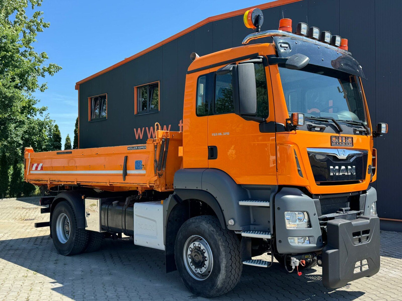 MAN TGS 18.320 4x4 BL Euro 6 Kipper + Winterdienst - Sklápač: obrázok 1 MAN TGS 18.320 4x4 BL Euro 6 Kipper + Winterdienst - Sklápač: obrázok 1