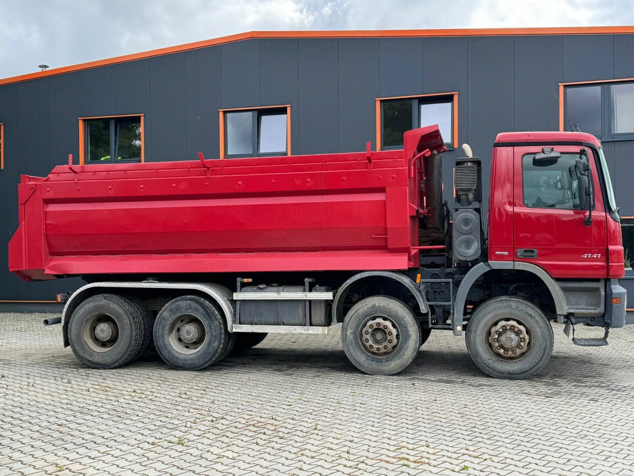 Mercedes-Benz ACTROS 4141 EURO4 8x8 Muldenkipper - Sklápač: obrázok 4 Mercedes-Benz ACTROS 4141 EURO4 8x8 Muldenkipper - Sklápač: obrázok 4