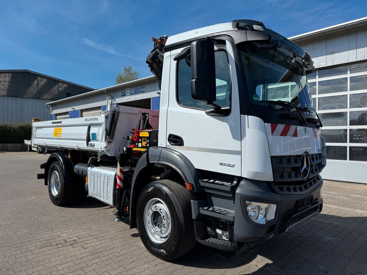 Mercedes-Benz AROCS 1832 4x2 Euro 6 Kipper Kran FASSI F120FB - Auto s hydraulickou rukou: obrázok 1 Mercedes-Benz AROCS 1832 4x2 Euro 6 Kipper Kran FASSI F120FB - Auto s hydraulickou rukou: obrázok 1