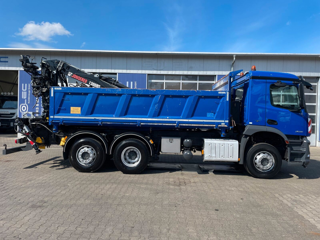 Mercedes-Benz AROCS 2536 6x2*4 Kipper Kran HIAB - Auto s hydraulickou rukou: obrázok 2 Mercedes-Benz AROCS 2536 6x2*4 Kipper Kran HIAB - Auto s hydraulickou rukou: obrázok 2