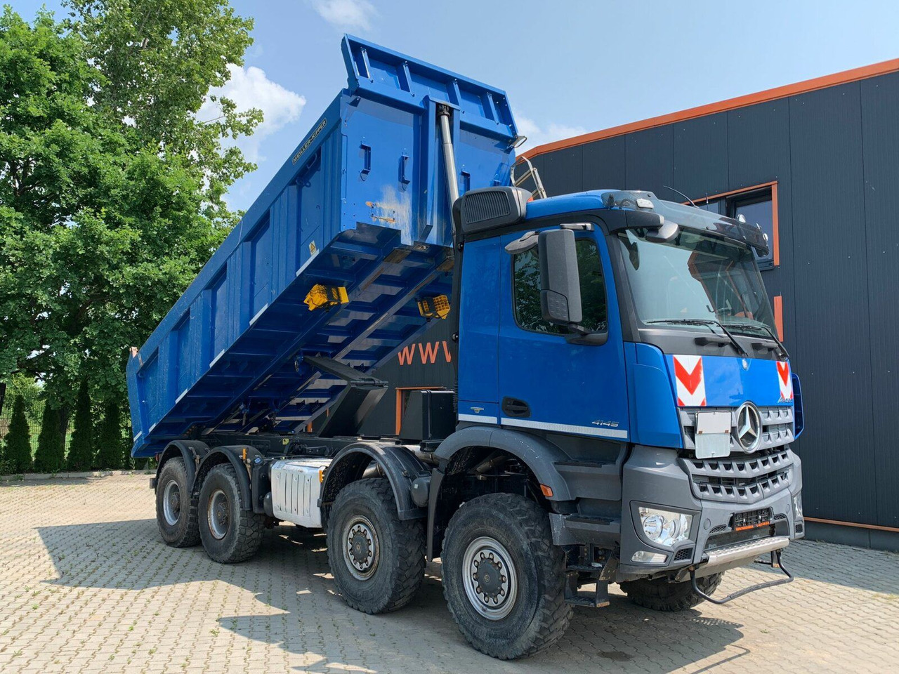Mercedes-Benz AROCS 4145 8x8 EURO6 Muldenkipper TOP! - Sklápač: obrázok 2 Mercedes-Benz AROCS 4145 8x8 EURO6 Muldenkipper TOP! - Sklápač: obrázok 2