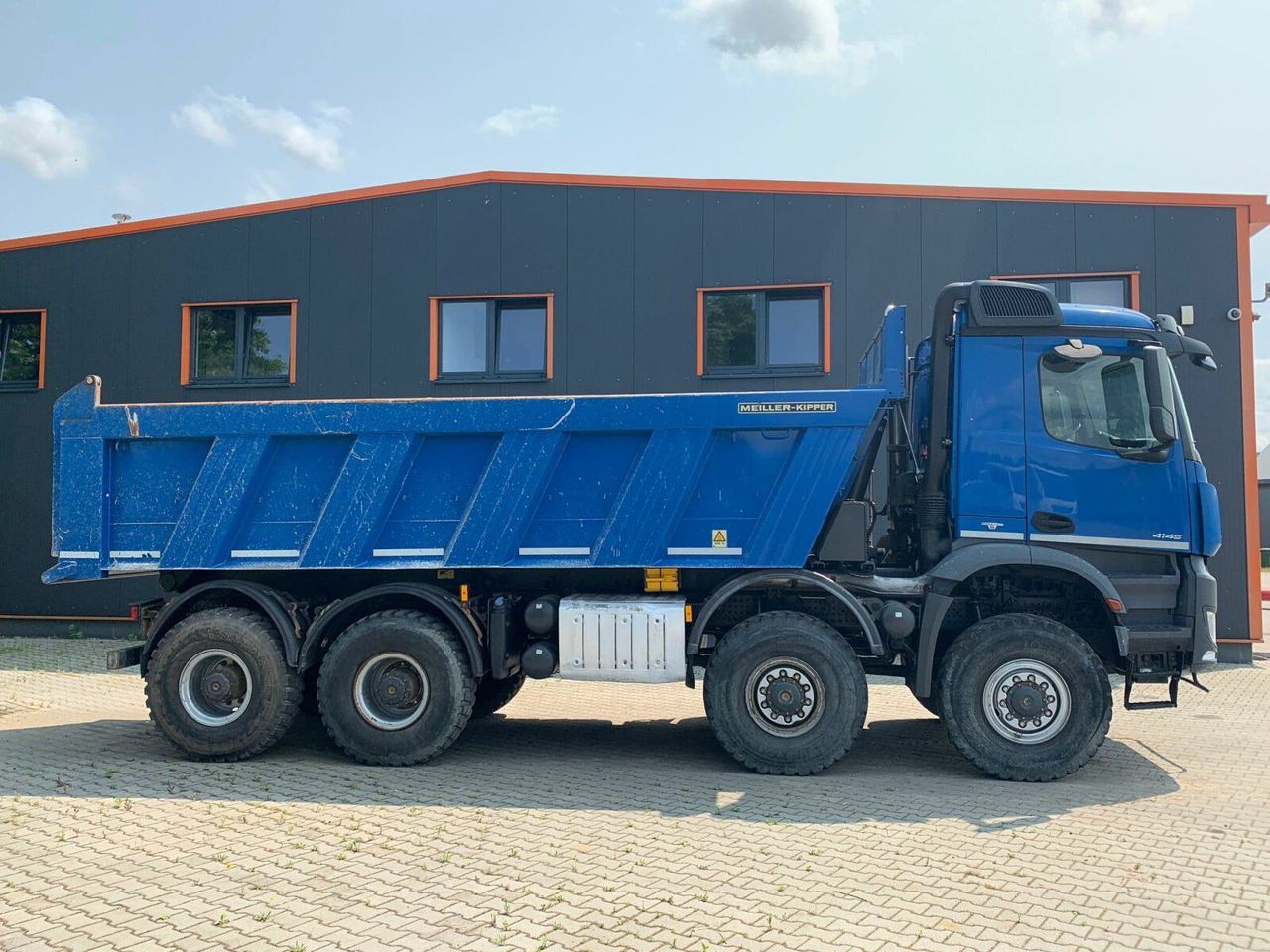 Mercedes-Benz AROCS 4145 8x8 EURO6 Muldenkipper TOP! - Sklápač: obrázok 3 Mercedes-Benz AROCS 4145 8x8 EURO6 Muldenkipper TOP! - Sklápač: obrázok 3