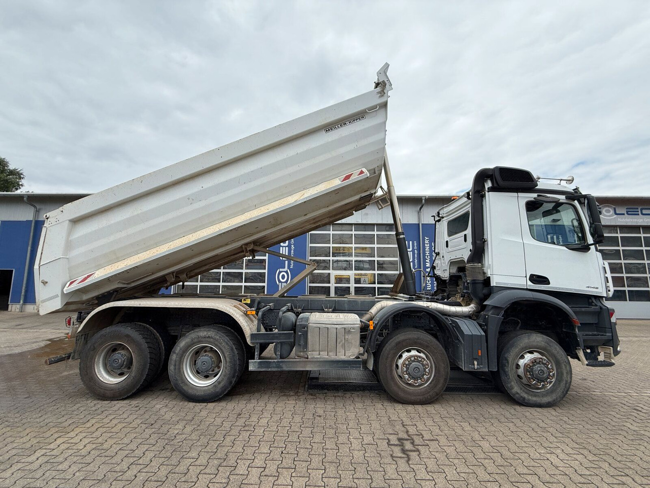 Mercedes-Benz AROCS 4145 8x8 Meiller Muldenkipper - Sklápač: obrázok 4 Mercedes-Benz AROCS 4145 8x8 Meiller Muldenkipper - Sklápač: obrázok 4
