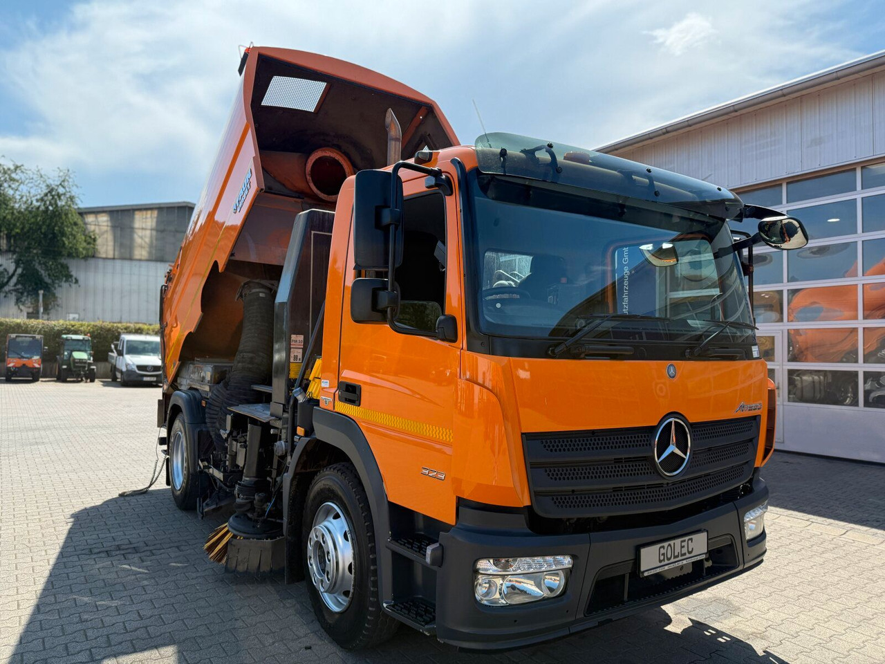 Mercedes-Benz ATEGO 1323 4x2 Kehrmaschine FAUN Viajet 6R/H - Zametacie vozidlo: obrázok 2 Mercedes-Benz ATEGO 1323 4x2 Kehrmaschine FAUN Viajet 6R/H - Zametacie vozidlo: obrázok 2
