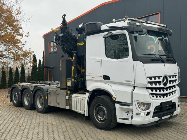 Mercedes-Benz Arocs 3253 8x4 Abrollkipper Kran Palfinger 37002 - Hákový nosič kontajnerov, Auto s hydraulickou rukou: obrázok 1 Mercedes-Benz Arocs 3253 8x4 Abrollkipper Kran Palfinger 37002 - Hákový nosič kontajnerov, Auto s hydraulickou rukou: obrázok 1
