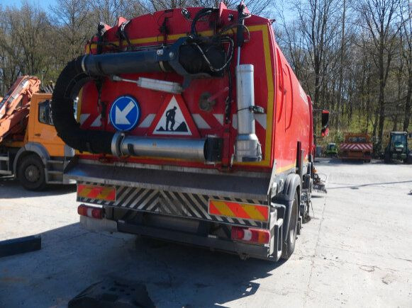 Mercedes-Benz Atego 1324 4x2 Kehrmaschine BROCK HD Anlage - Zametacie vozidlo: obrázok 5 Mercedes-Benz Atego 1324 4x2 Kehrmaschine BROCK HD Anlage - Zametacie vozidlo: obrázok 5